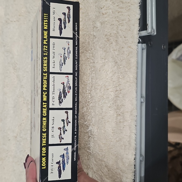 Spitfire IX Model Kit - Picture 4 of 5